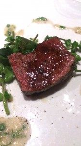 メインの桜肉のステーキ
